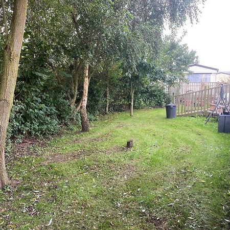 Willow Lodge Crowle  Bagian luar foto
