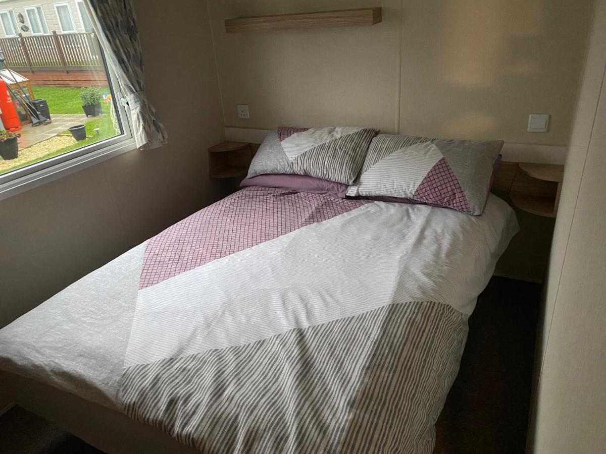 Willow Lodge Crowle  Bagian luar foto
